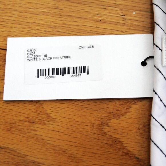 BNWT SS25 ERNEST W. BAKER CLASSIC PIN STRIPE TIE - Picture 4 of 7